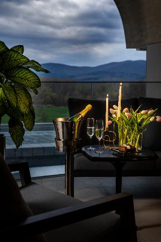 Kings' Valley Medical & Spa Hotel