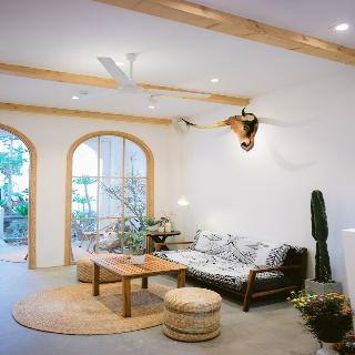 Lada S House