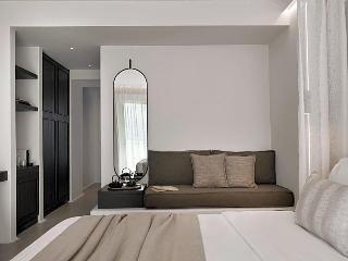 Ezio Bo Luxury Living