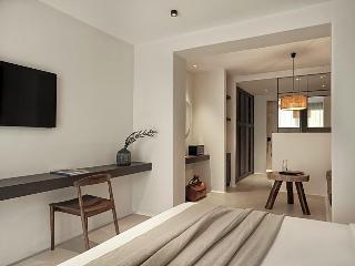 Ezio Bo Luxury Living