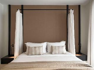 Ezio Bo Luxury Living