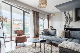 Benesta Residence By Newinn