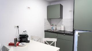 Sea View Apartments - Avenue Hotel