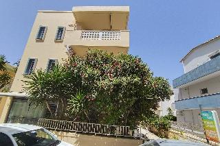 Albatross Apartments