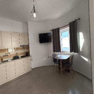 Albatross Apartments