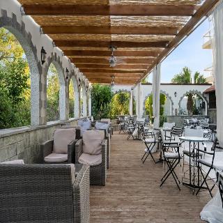 Stefania Beach Resort