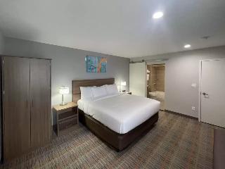 Mainstay Suites Bronx