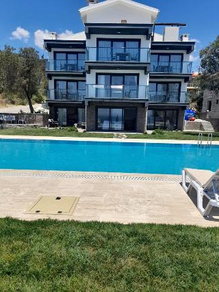 Assos Luna Houses