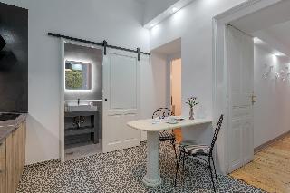2mazi Suites