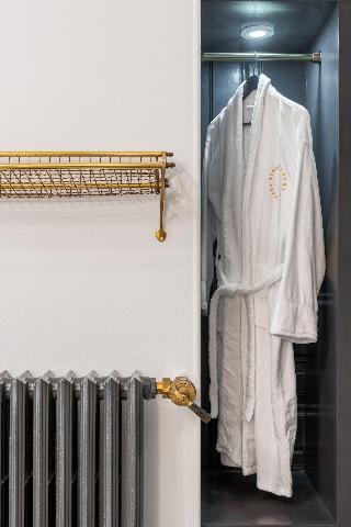 2mazi Suites