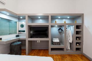 2mazi Suites