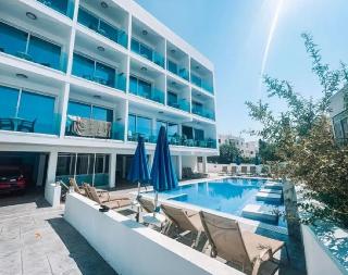 Sunny Blue Hotel