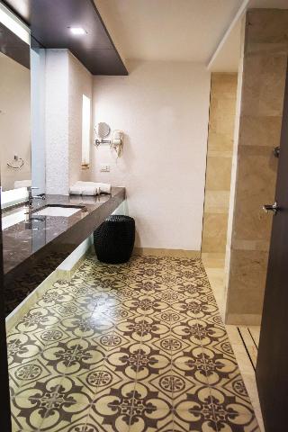 Eurobuilding Hotel & Suites