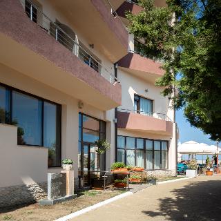 Bueno Mamaia