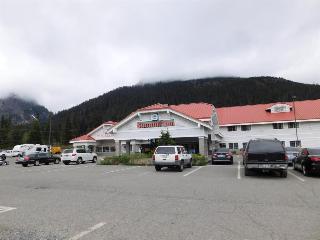 Summit Inn