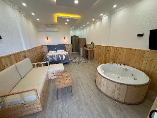 Aurora Suit Bungalov