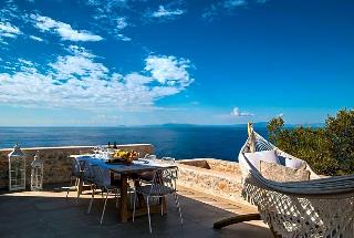 Bassa Maina Villas & Suites