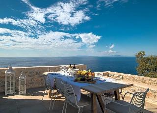 Bassa Maina Villas & Suites