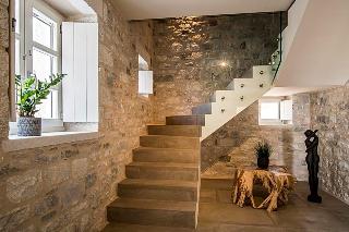 Bassa Maina Villas & Suites