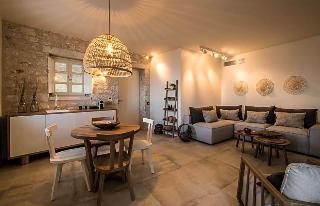 Bassa Maina Villas & Suites