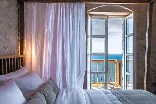 Bassa Maina Villas & Suites