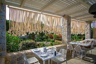 Bassa Maina Villas & Suites