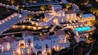 Bassa Maina Villas & Suites