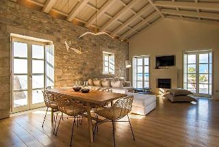 Bassa Maina Villas & Suites