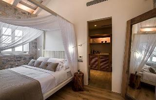 Bassa Maina Villas & Suites