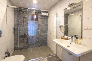 AVENA MOUNTAIN HOTEL