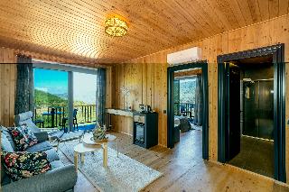 AVENA MOUNTAIN HOTEL
