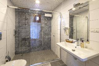 AVENA MOUNTAIN HOTEL