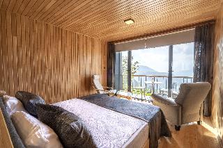 AVENA MOUNTAIN HOTEL