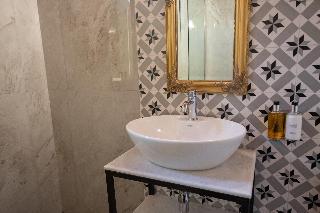 Athenian Yard Suites