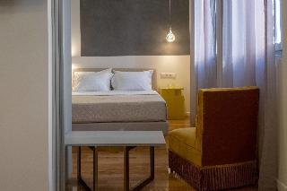 Athenian Yard Suites