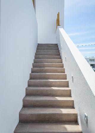 Nove Milos Luxury