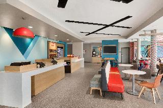 avid Hotel Detroit - Warren