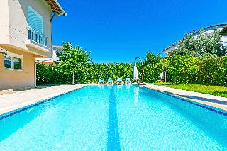 Paradise Town Villa Alison