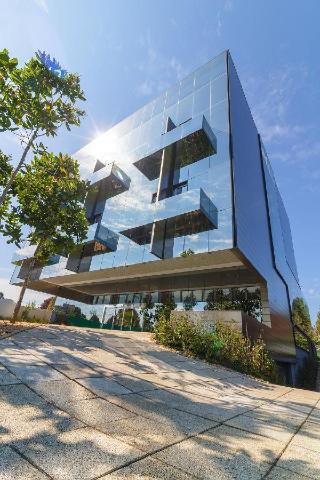 Hotel Suryaa Pinhais Curio Collection by Hilton