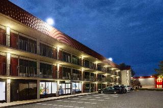 Super 8 By Wyndham Baltimore Northwest