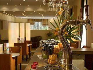 Bar
 di Mercure Mons