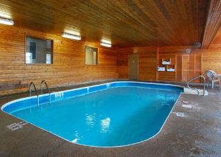 Pool
 di Comfort Inn & Suites North