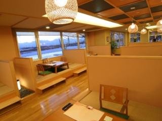 General view
 di Kangetsuen (Japanese)