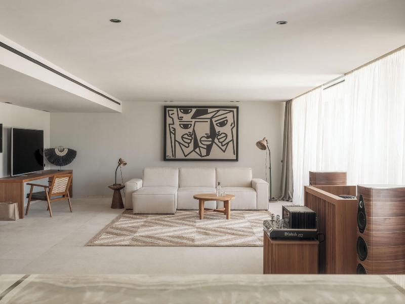 Oku Ibiza image