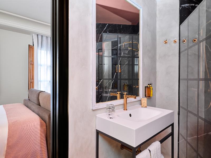 Boutique Hotel Luna Triunfo Granada  image