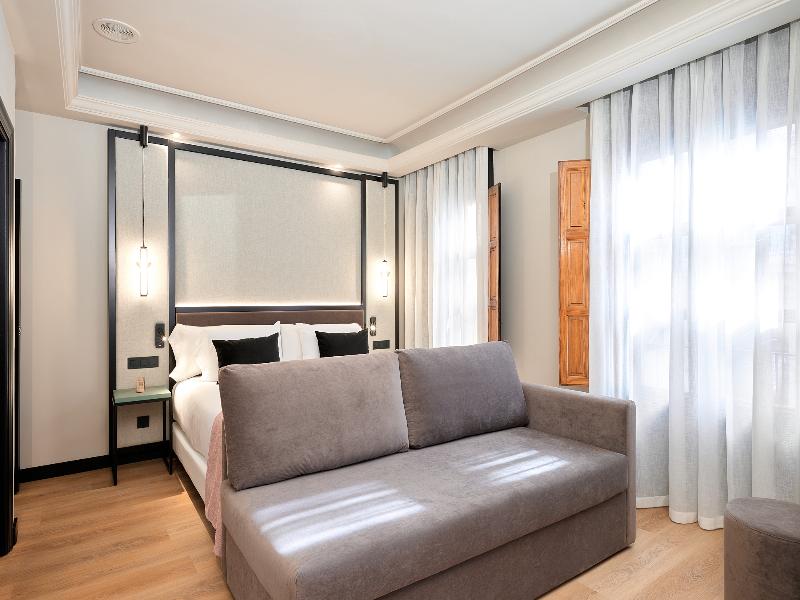 Boutique Hotel Luna Triunfo Granada  image