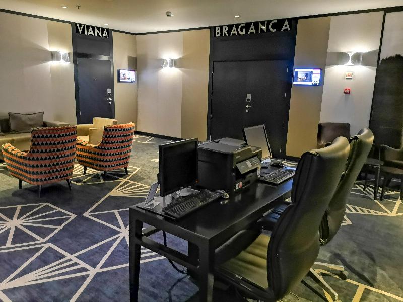Crowne Plaza Porto image