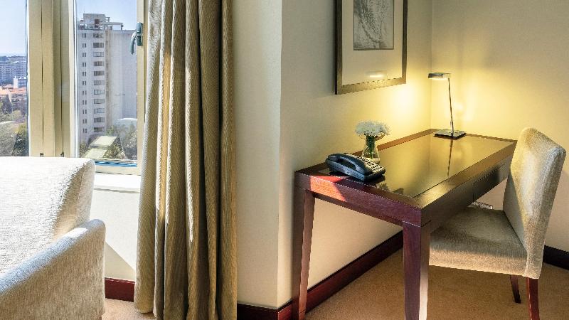 Crowne Plaza Porto image