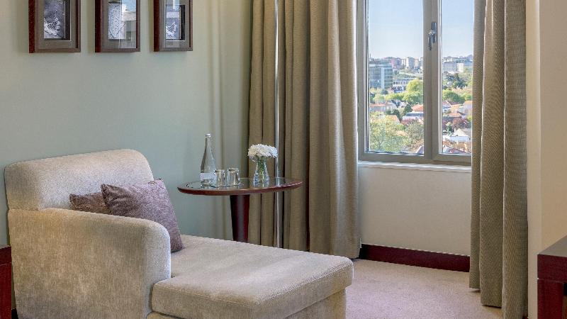 Crowne Plaza Porto image