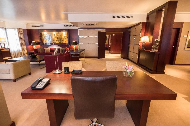 Crowne Plaza Porto image